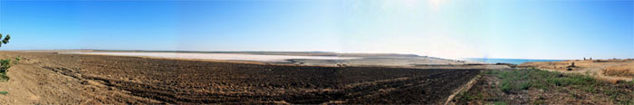 Соленое озеро. Вид с п. Артюшенко