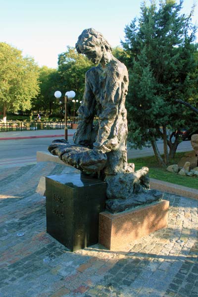 Памятник в Керчи