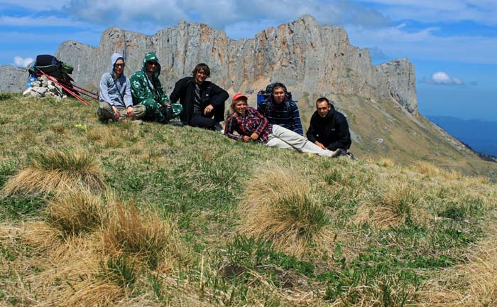 Фото на Малом Тхаче на фоне Большого Тхача