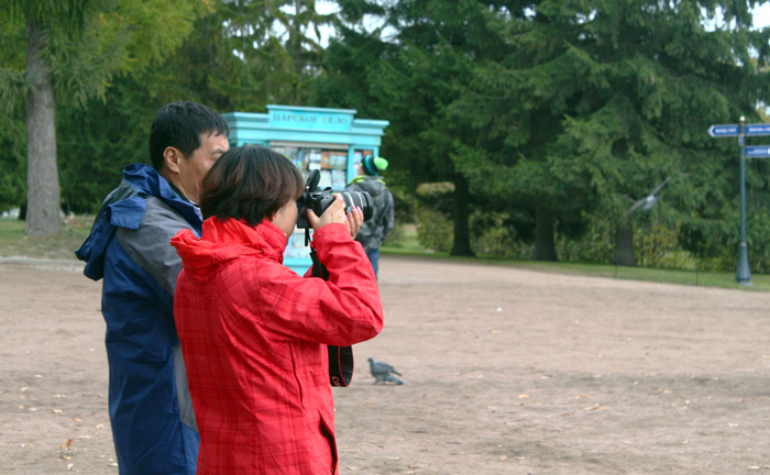 Туристы в парке