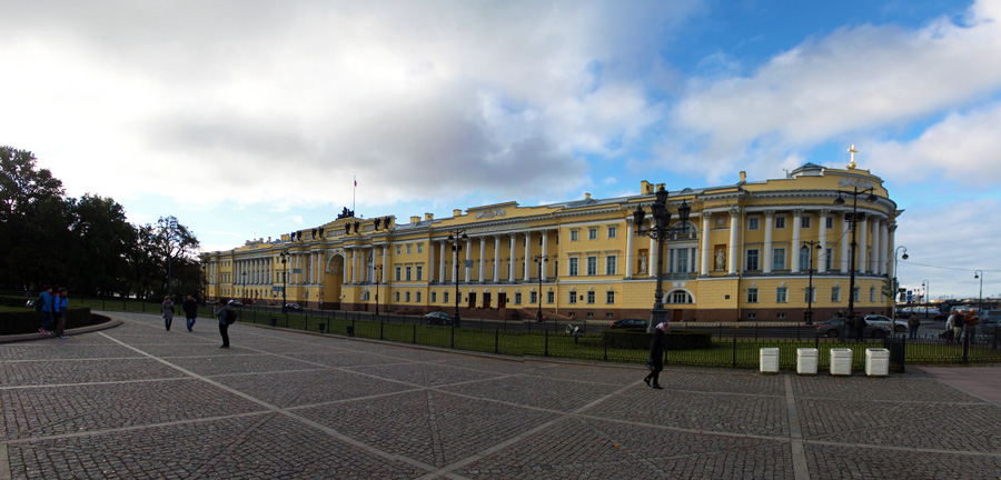 Конститационный суд в Санкт-Петербурге